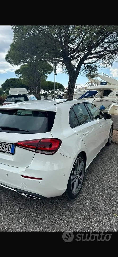 Mercedes-Benz A 180 2018 photo 2