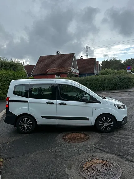Ford Transit Courier 2019 photo 3