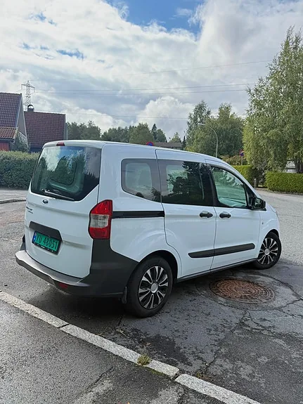 Ford Transit Courier 2019 photo 4