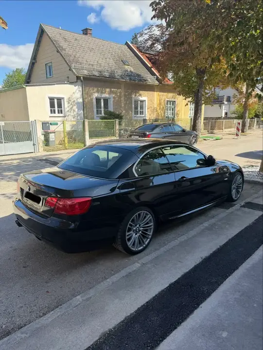 BMW 3 Series 2011 photo 3