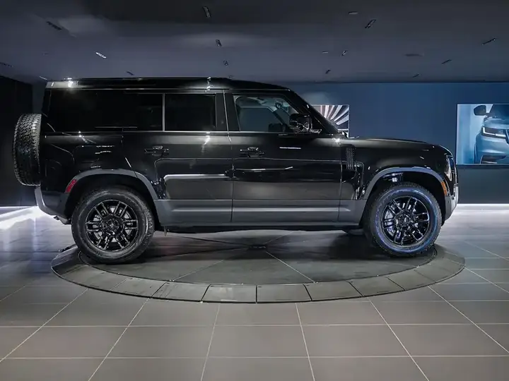 Land Rover Defender 2026 photo 4