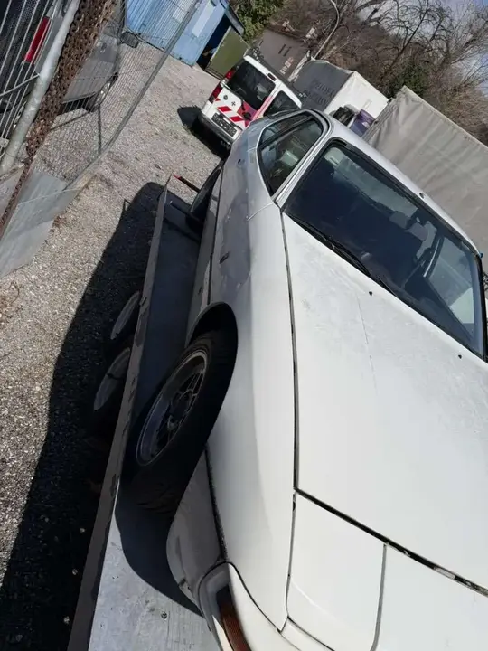 Porsche 924 1980 photo 2