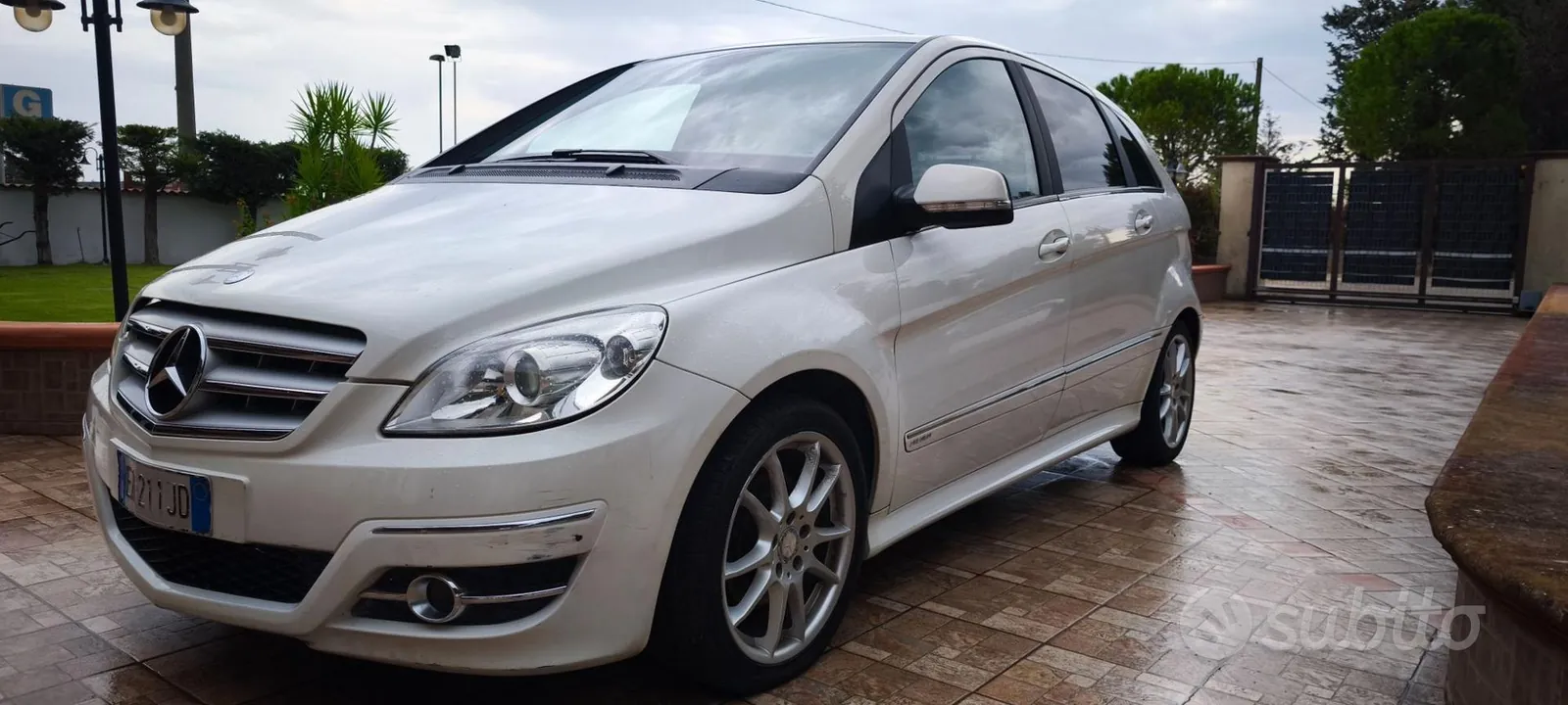 Mercedes-Benz Cla 2010 photo 2