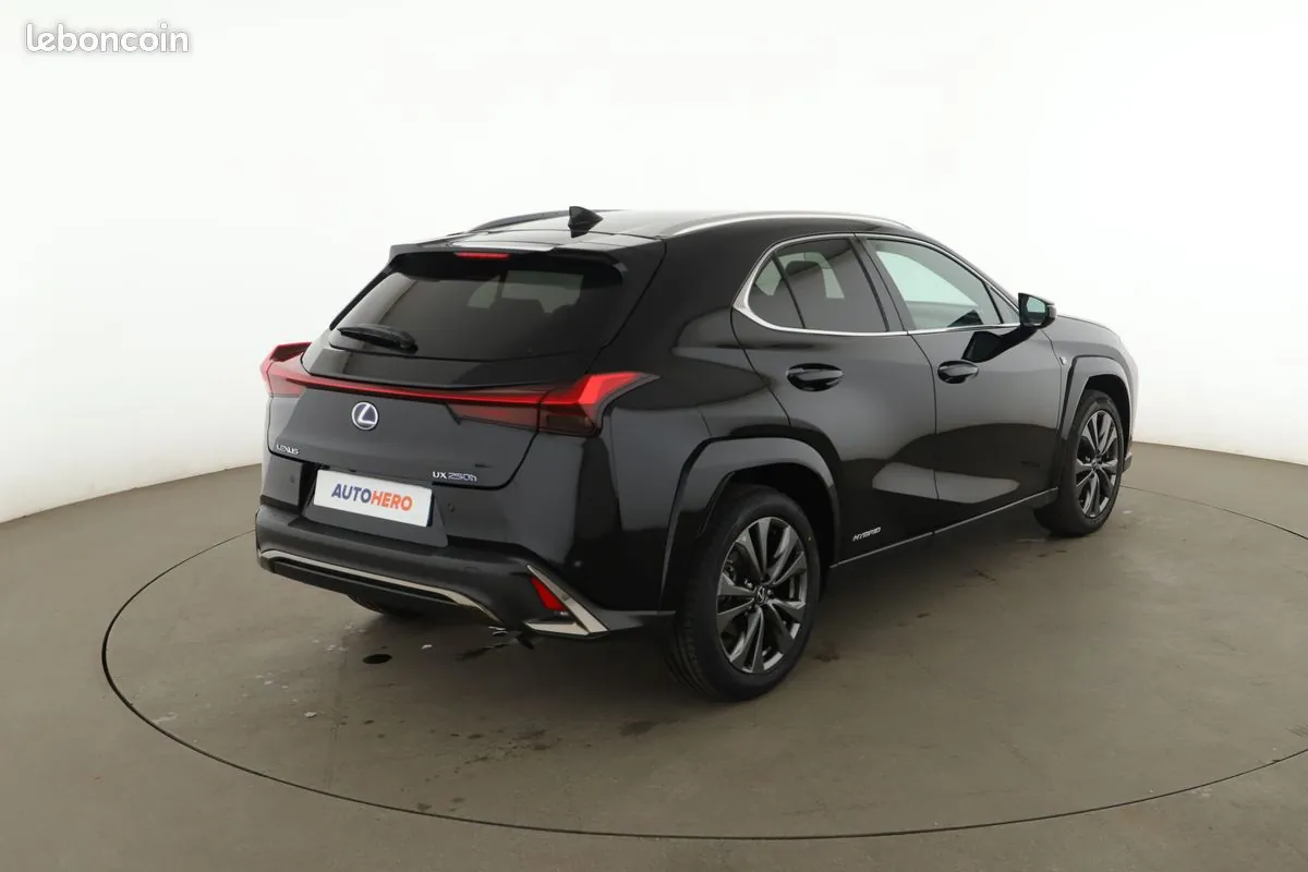 Lexus Ux 2022 photo 3
