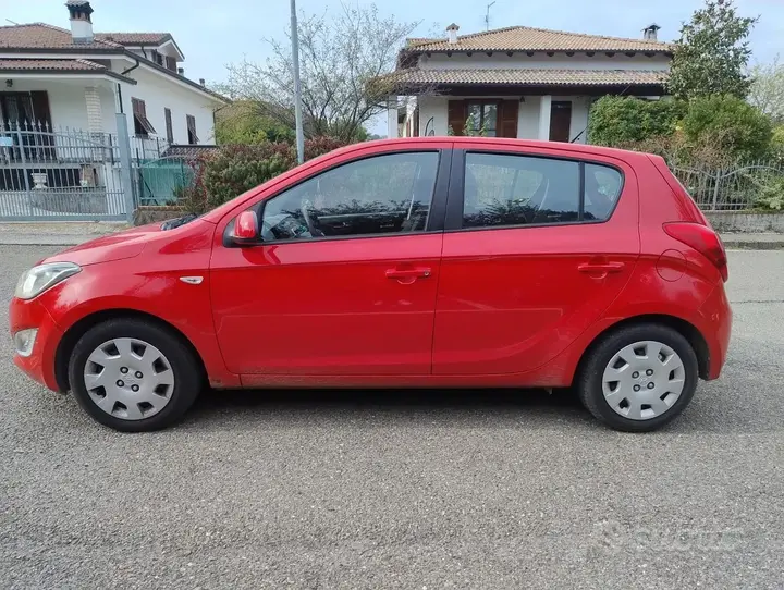 Hyundai I20 2013 photo 2
