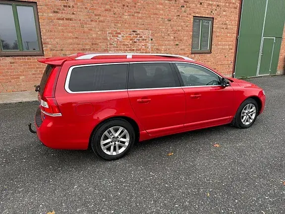 Volvo V70 2016 photo 2