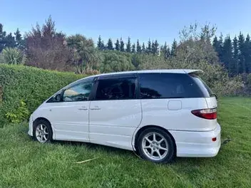 Toyota Estima 2000 photo 2