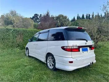 Toyota Estima 2000 photo 4