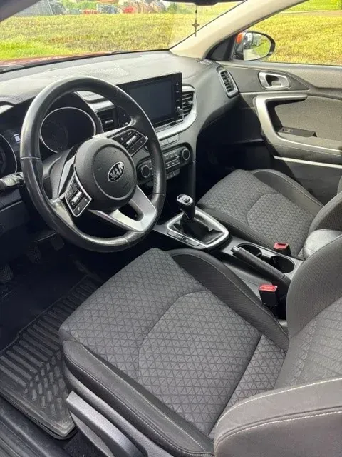 Kia Xceed 2021 photo 2