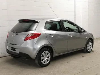 Mazda Demio 2014 photo 3