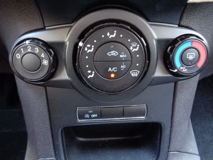 Ford Fiesta 2014 photo 3