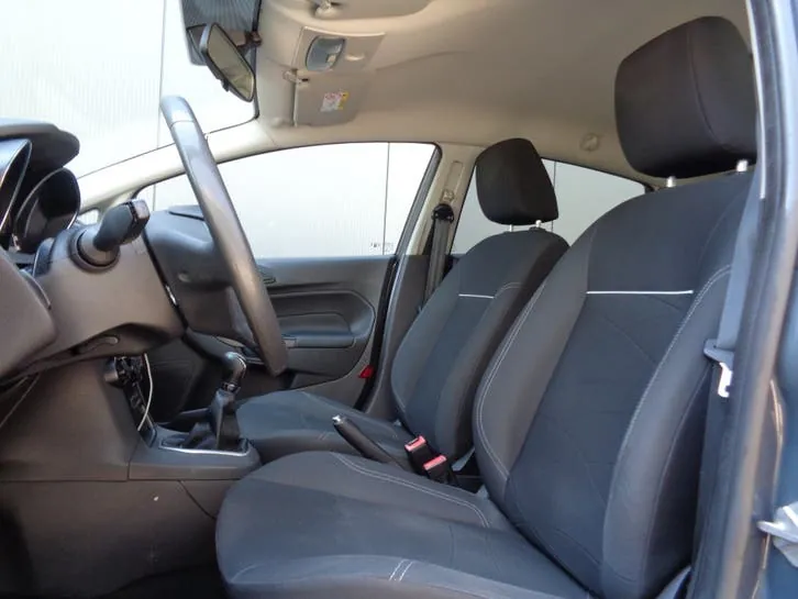 Ford Fiesta 2014 photo 2