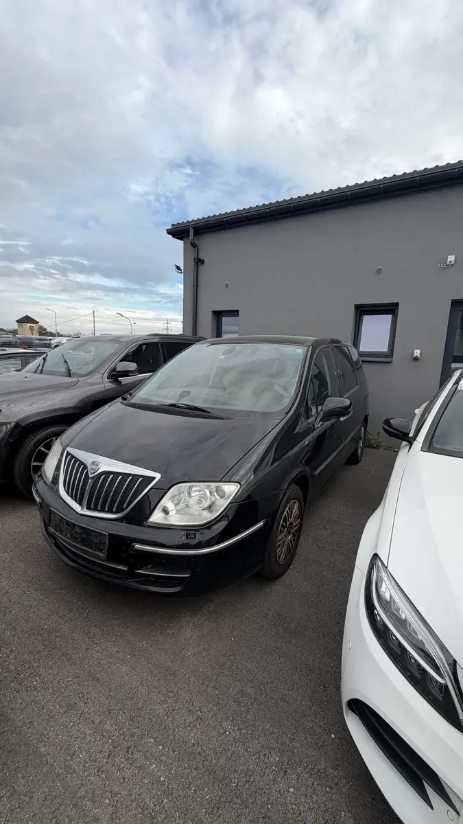 Lancia Phedra 2009 photo 2