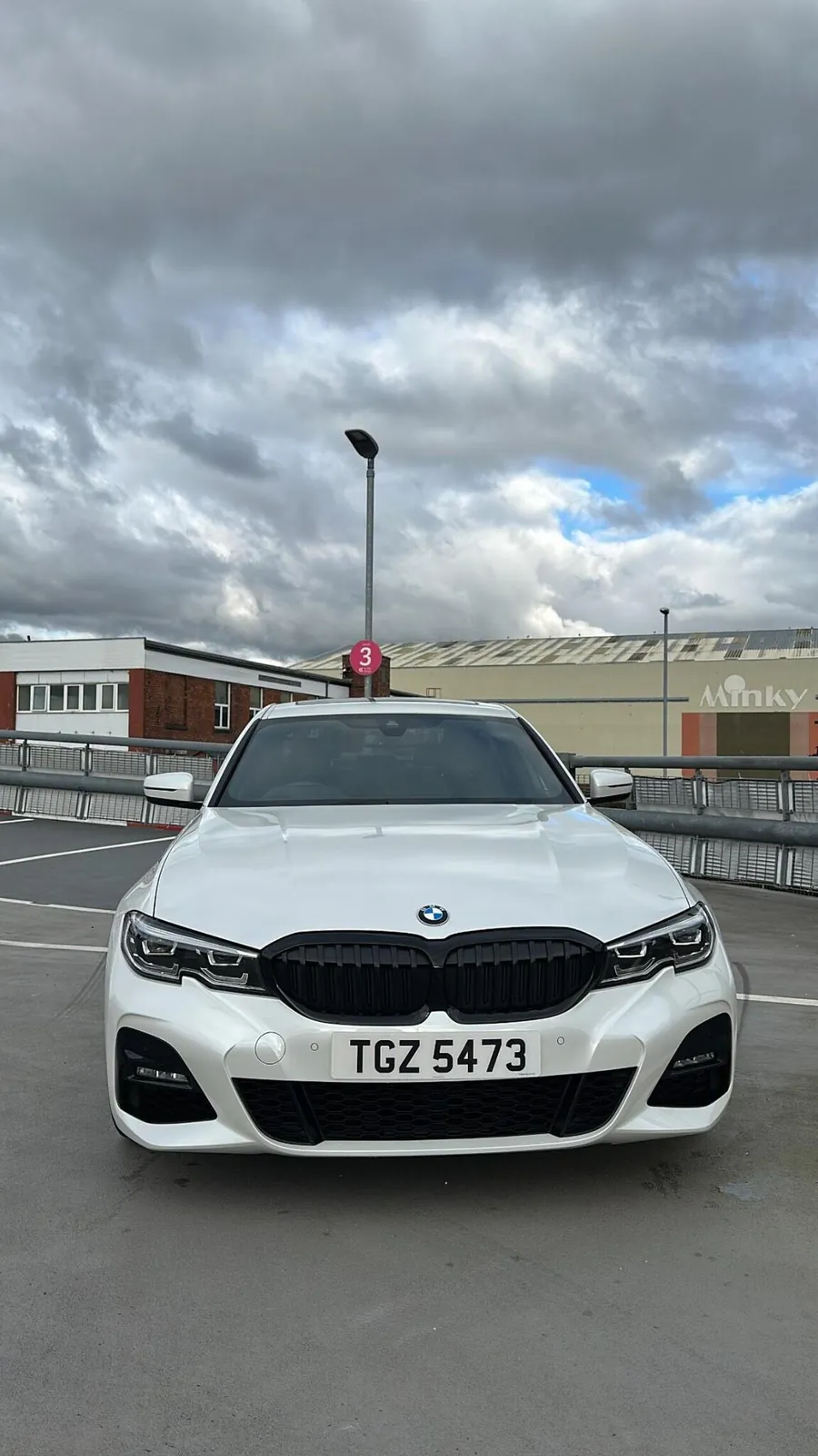 BMW 3 Series 2019 photo 3