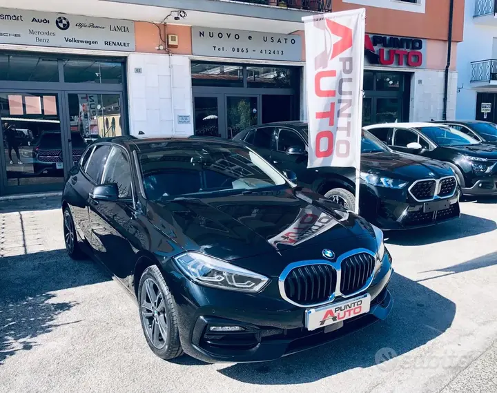 BMW 118I 2023 photo 4