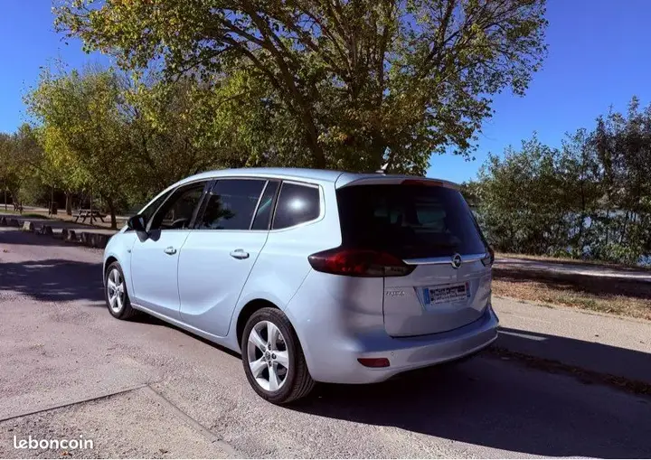 Opel Zafira Tourer 2014 photo 2