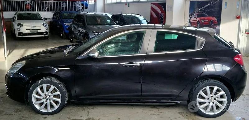 Alfa Romeo Giulietta 2012 photo 3