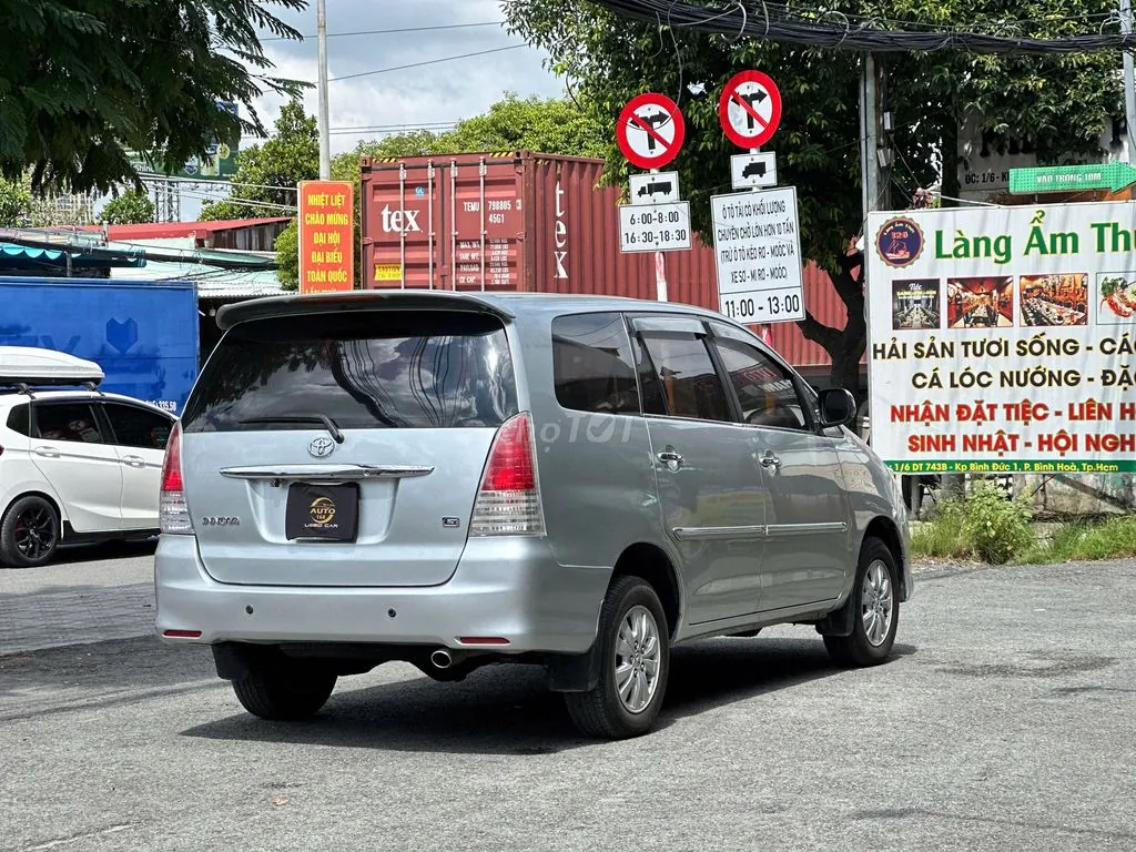 Toyota Innova 2009 photo 4