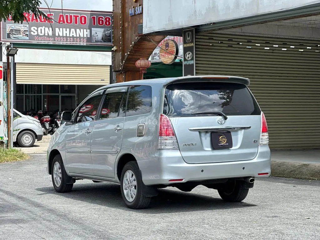 Toyota Innova 2009 photo 3
