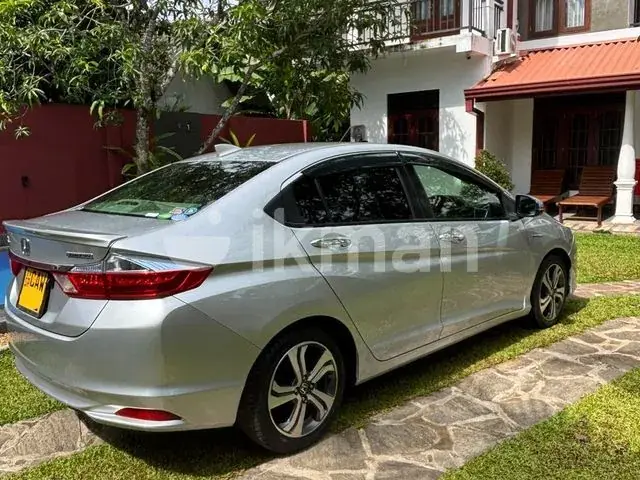 Honda Grace 2016 photo 4