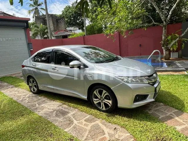 Honda Grace 2016 photo 2
