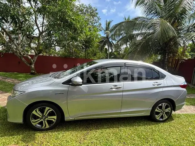 Honda Grace 2016 photo 5