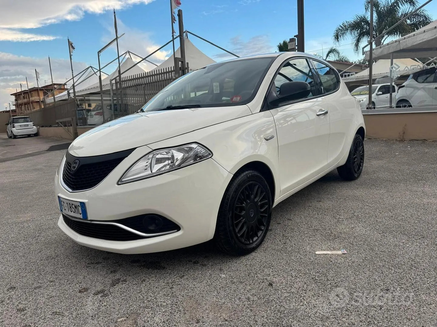 Lancia Ypsilon 2016 photo 2