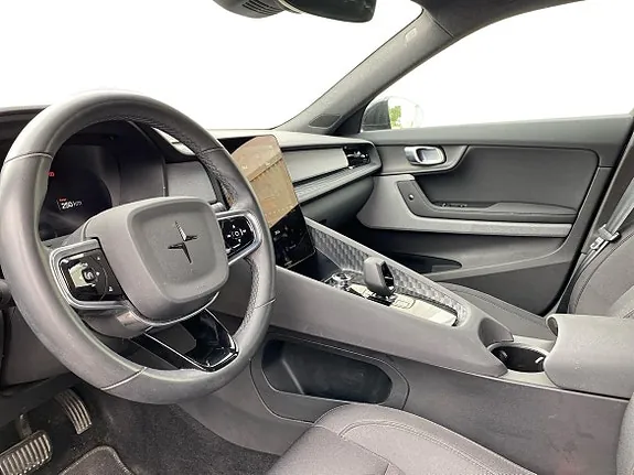 Polestar 2 2023 photo 2