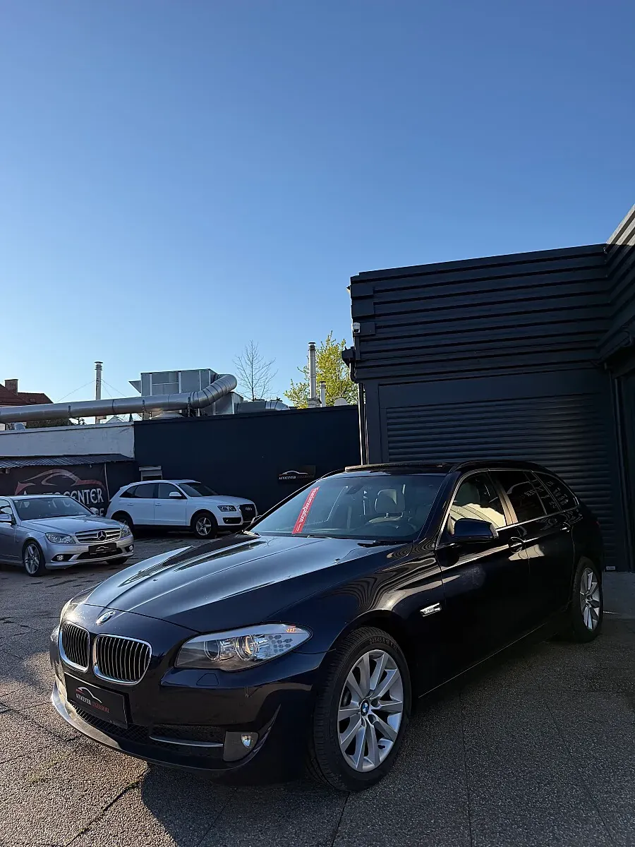 BMW 5 Series 2011 photo 2