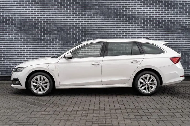 Skoda Octavia 2022 photo 3