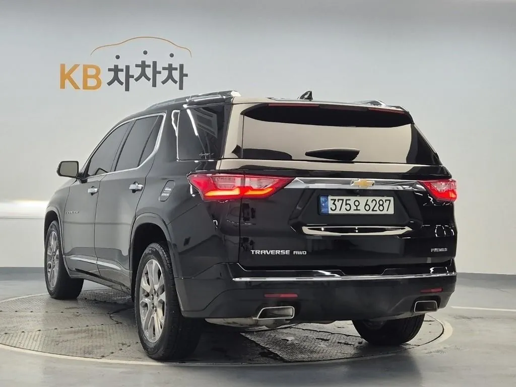 Chevrolet Traverse 2020 photo 2