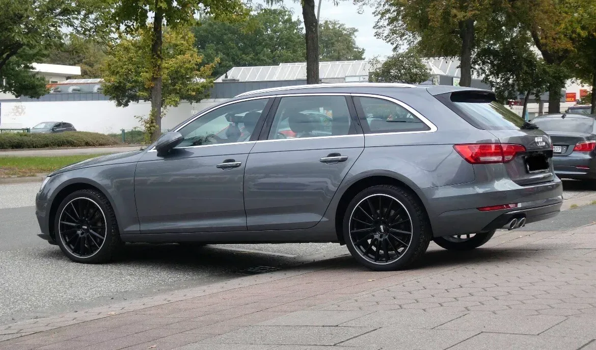 Audi A4 2018 photo 3