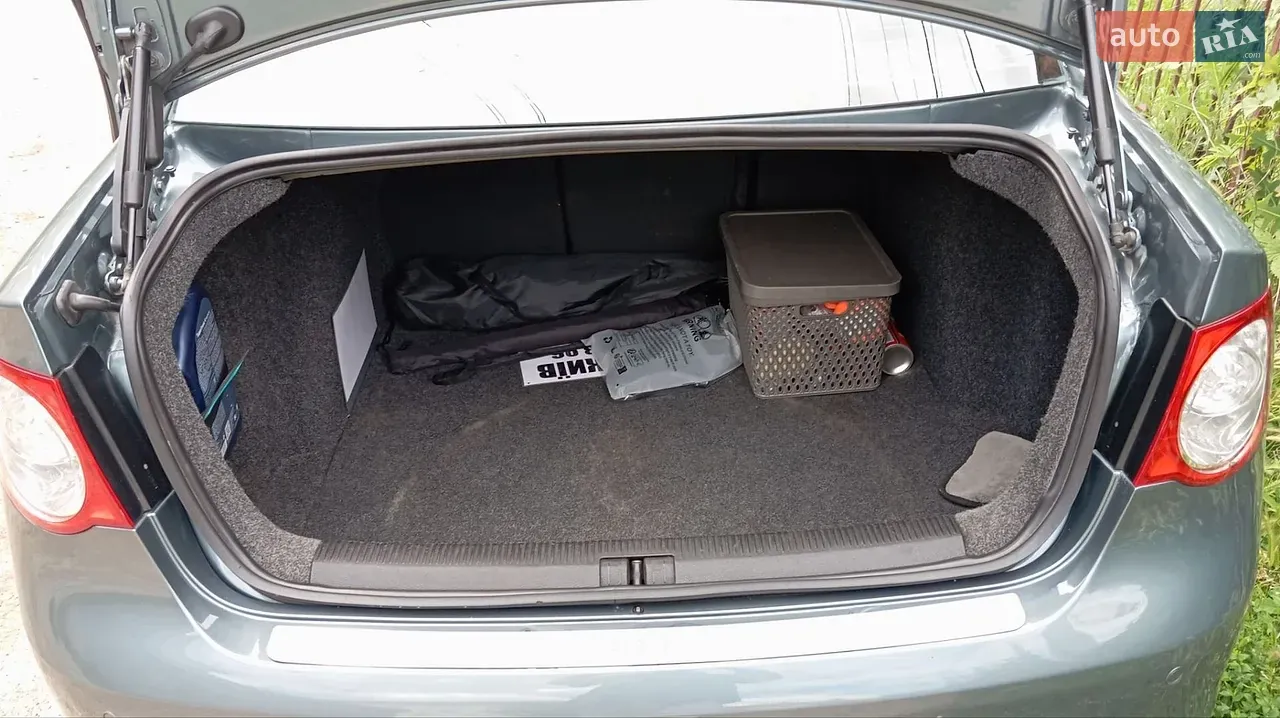 Volkswagen Jetta 2008 photo 3