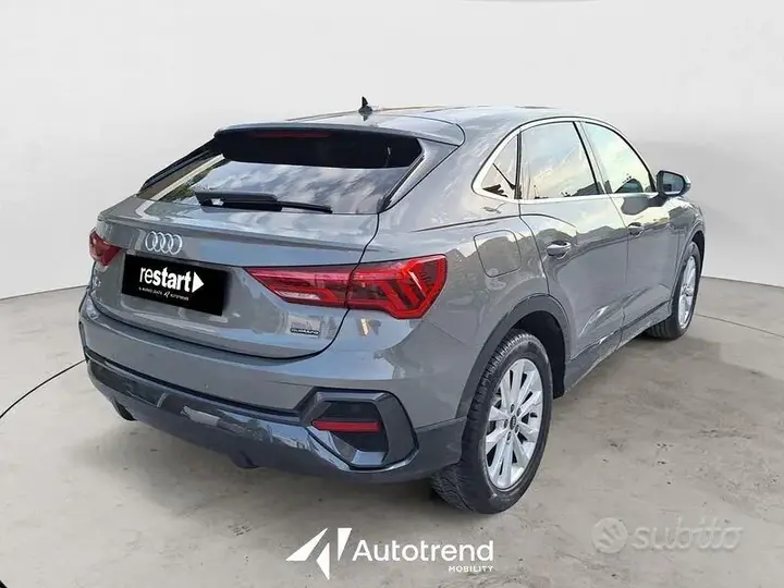 Audi Q3 2022 photo 2