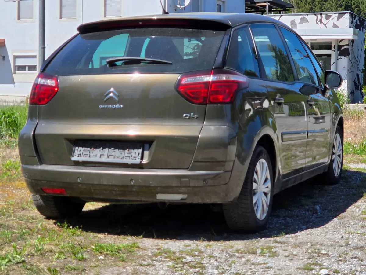 Citroen C4 Picasso 2011 photo 2