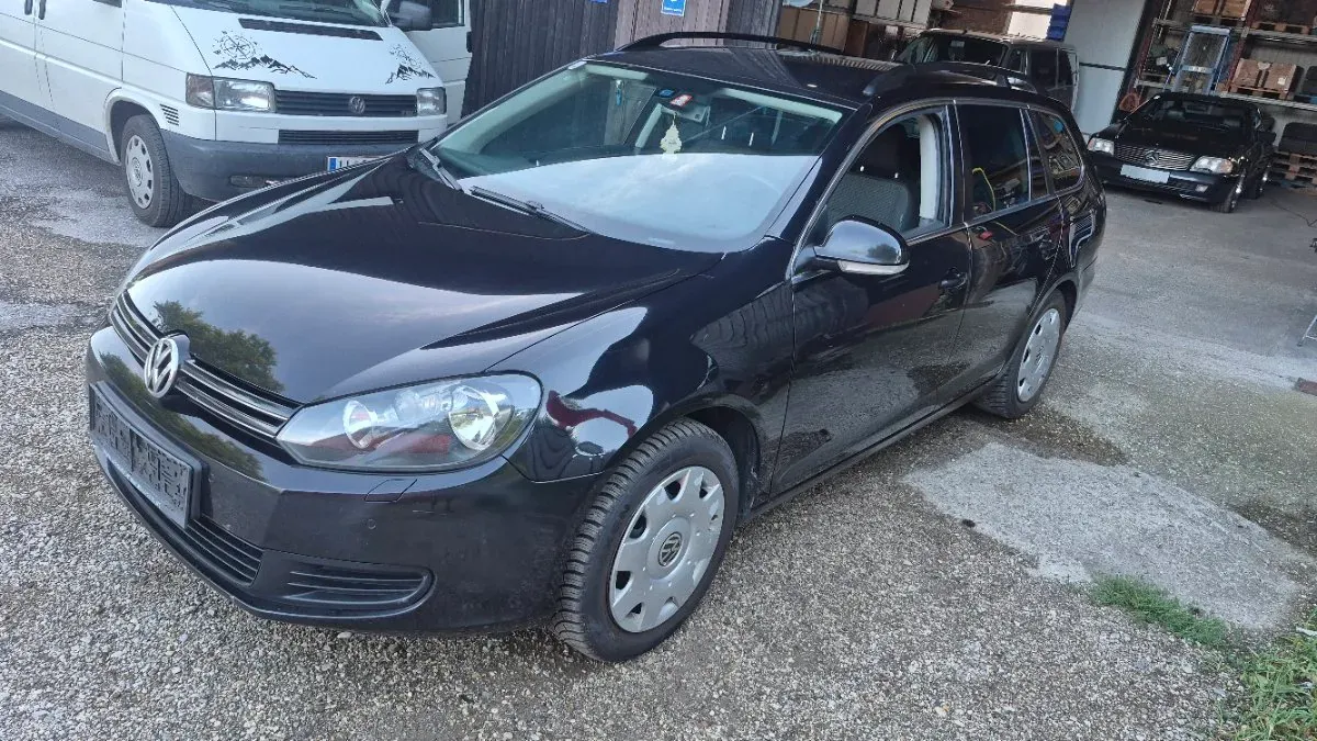 Volkswagen Golf 2012 photo 2