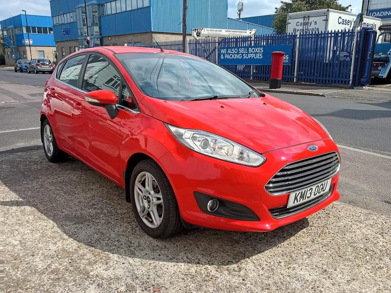 Ford Fiesta 2013 photo 2