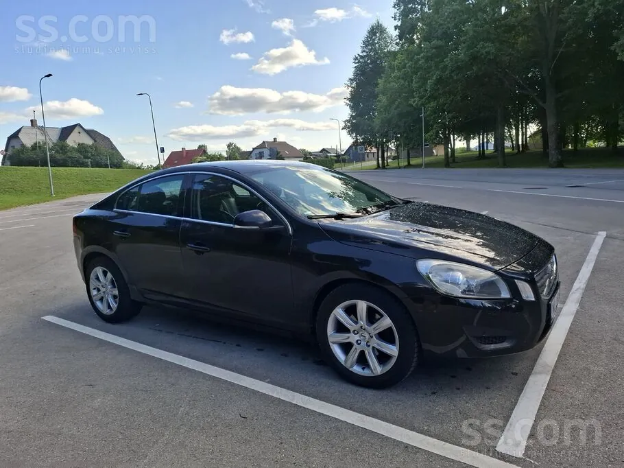 Volvo S60 2012 photo 2