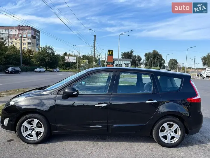 Renault Scenic 2010 photo 2