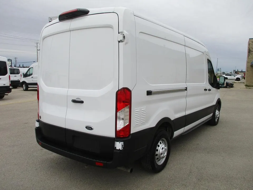 Ford Transit 2022 photo 5