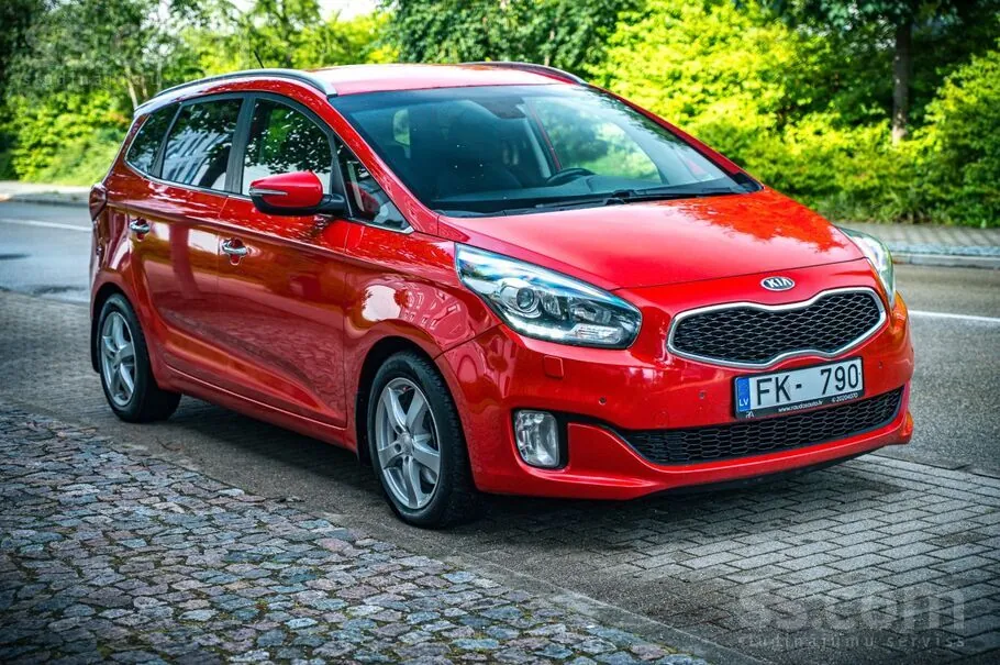 Kia Carens 2014 photo 3