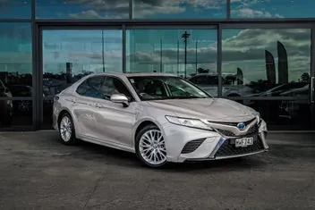 Toyota Camry 2020 photo 2