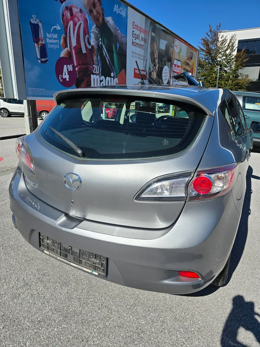 Mazda Mazda3 2012 photo 3