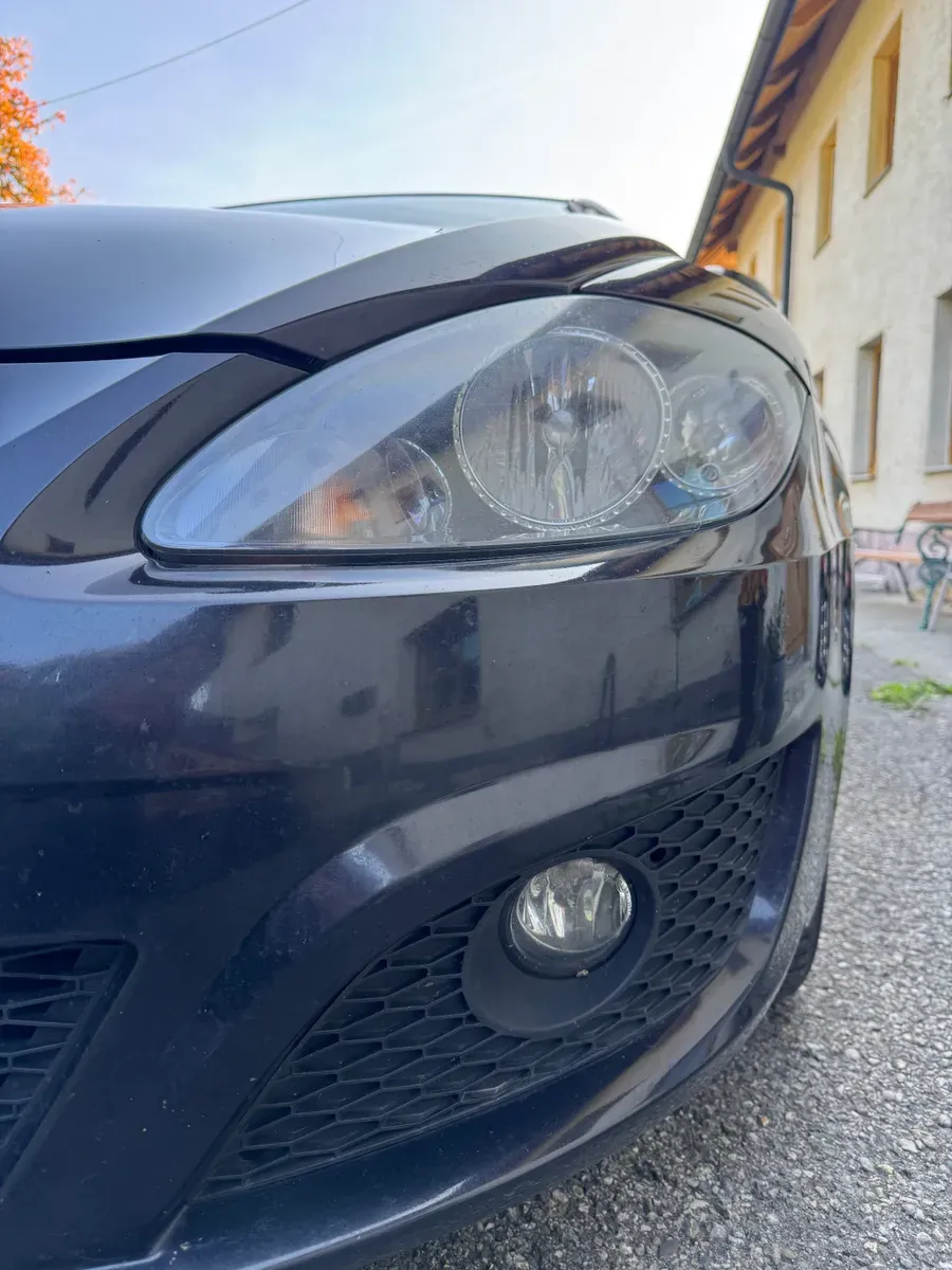 Seat Leon 2011 photo 3