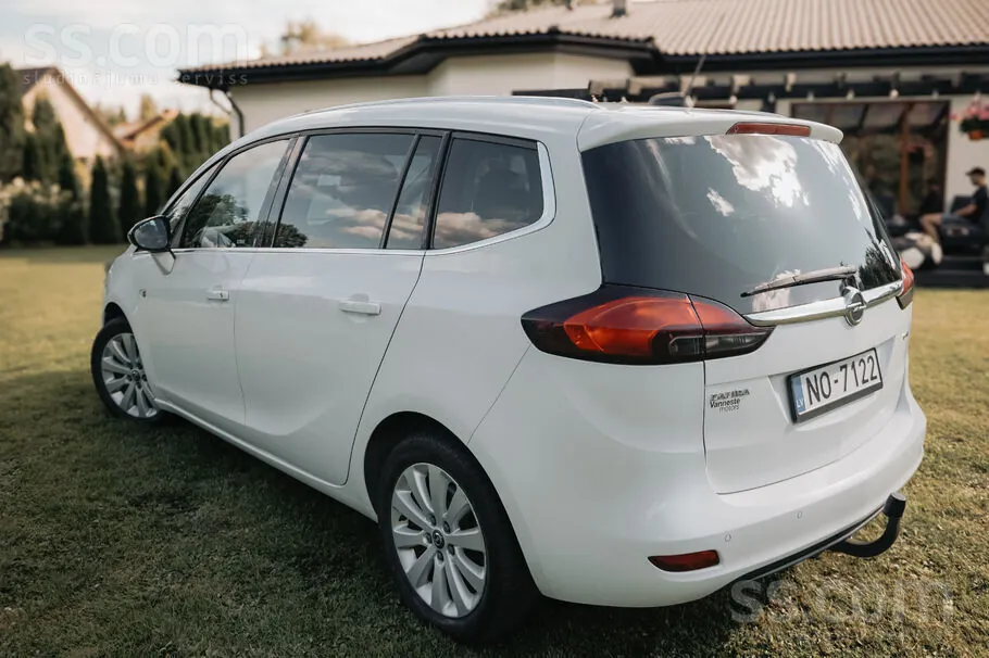 Opel Zafira 2017 photo 4