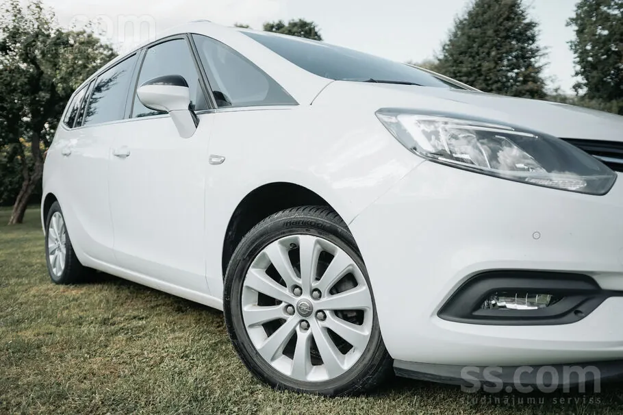 Opel Zafira 2017 photo 2