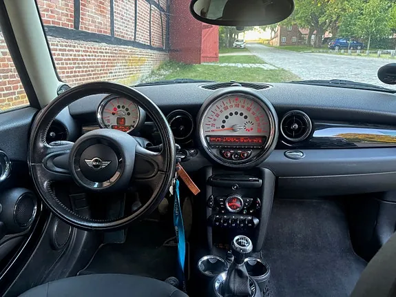 Mini Clubman 2011 photo 4