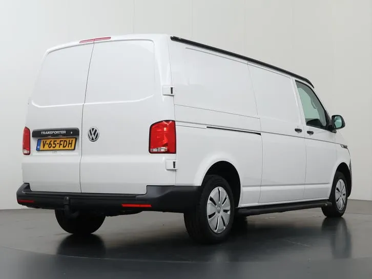 Volkswagen Transporter 2024 photo 2