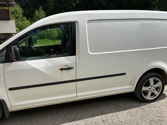 Volkswagen Caddy Maxi 2010 photo 2