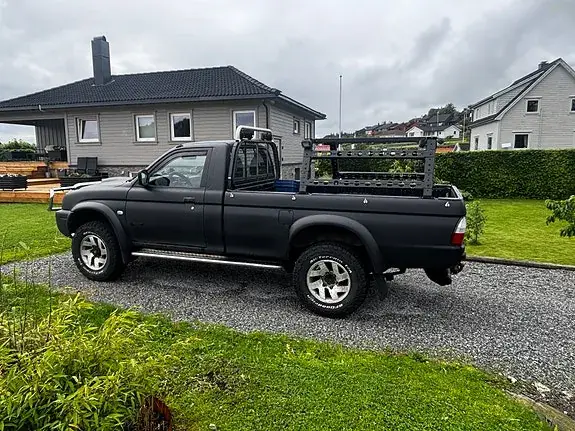 Mitsubishi L200 2003 photo 2